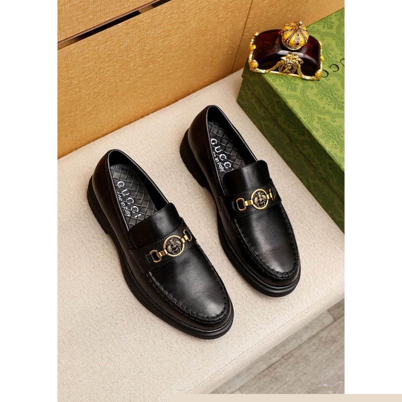 G*u*i leather shoes
